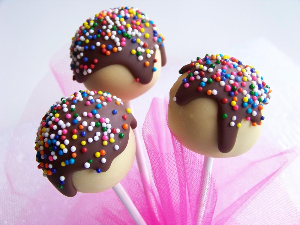 Sundae Cake Pops